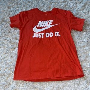 Men’s orange Nike short sleeve shirt, size:small